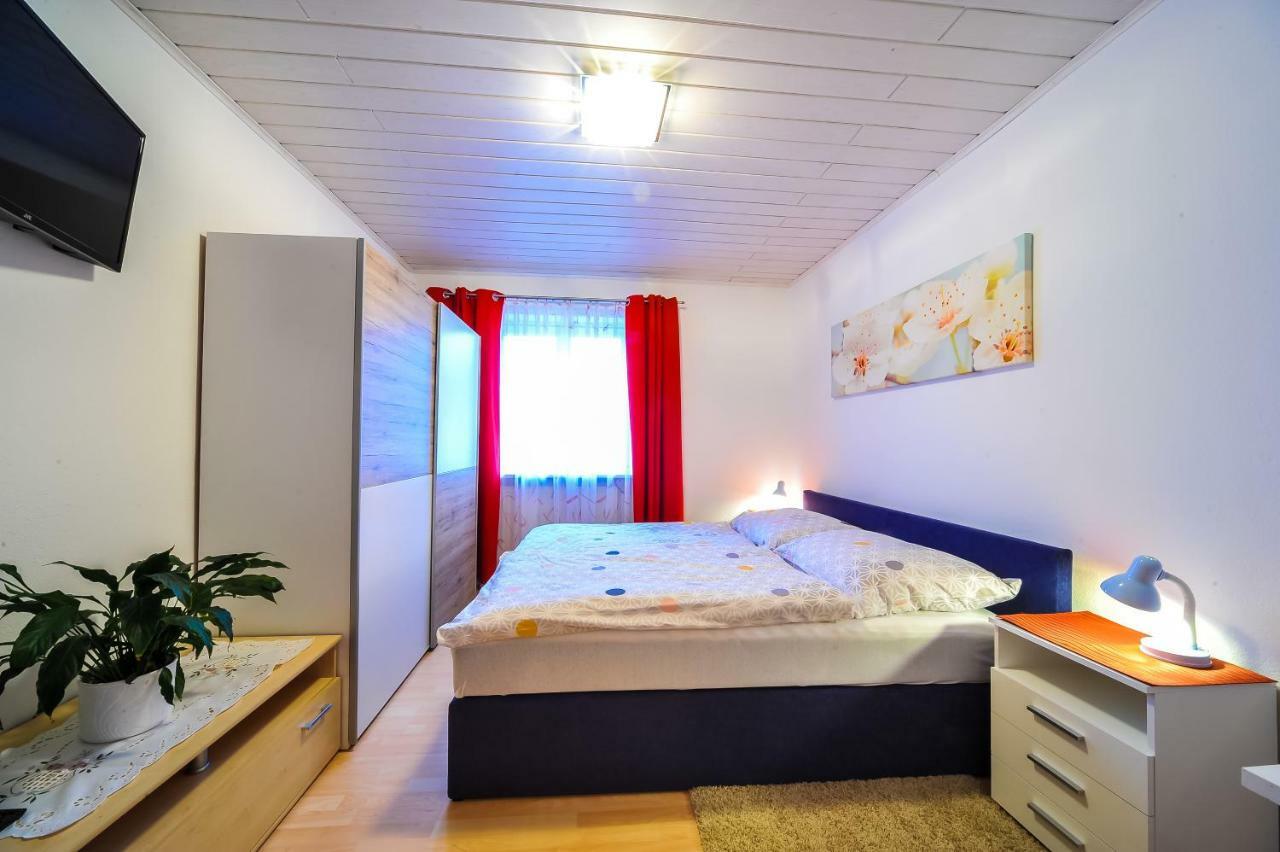 Privatzimmer Haus Erika Sankt Peter-Freienstein Værelse billede